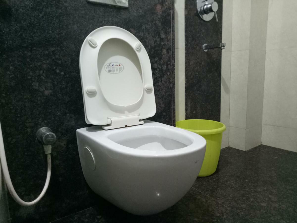 Assam Jatri Niwas Hotel Puri Eksteriør billede