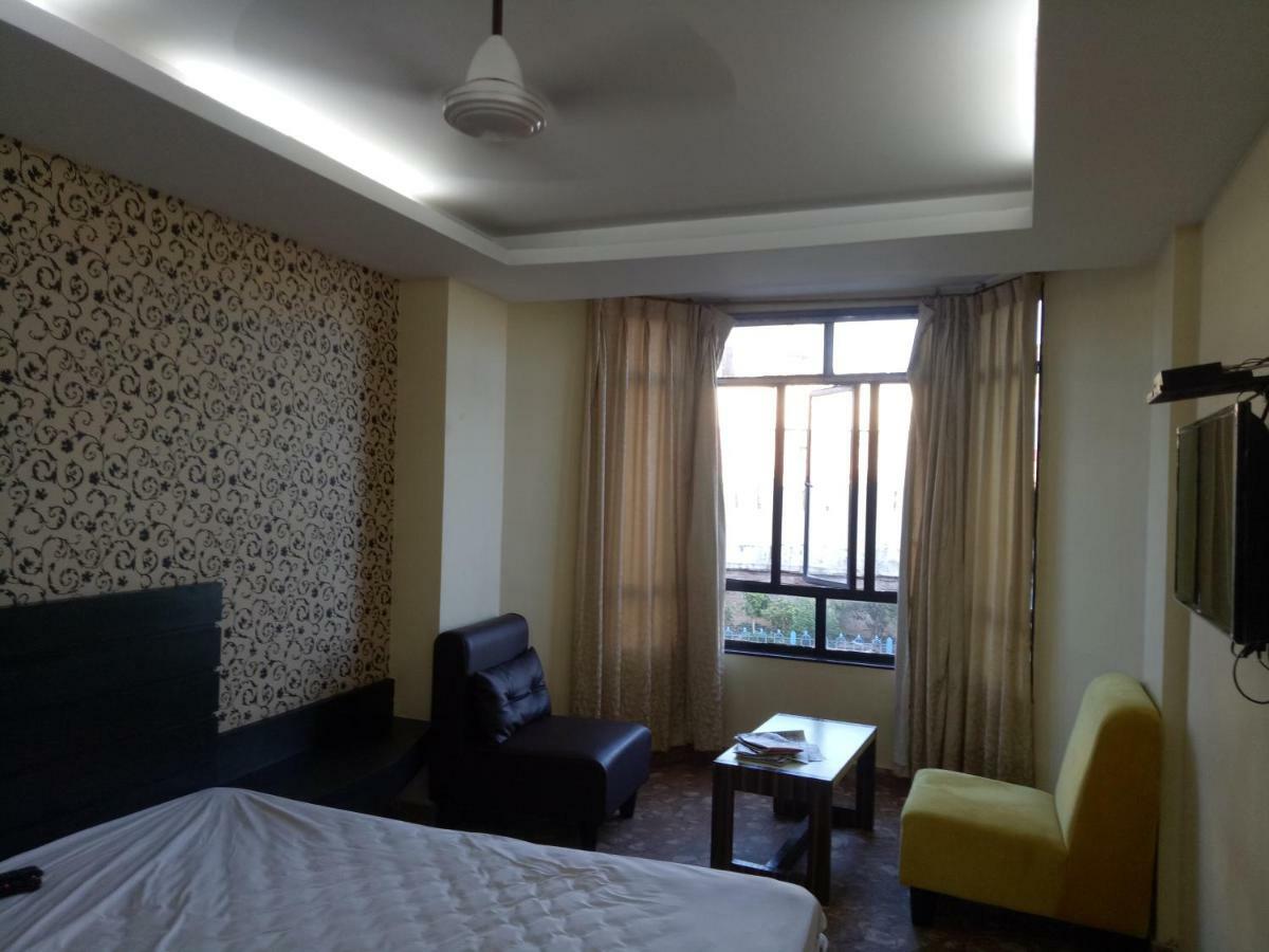 Assam Jatri Niwas Hotel Puri Eksteriør billede